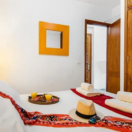 102 Accomodation, Front Line, Sea View
